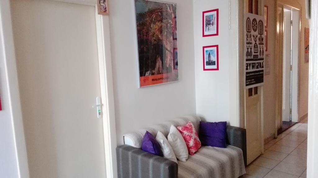 Hostel Aleje 28 คราคูฟ ภายนอก รูปภาพ