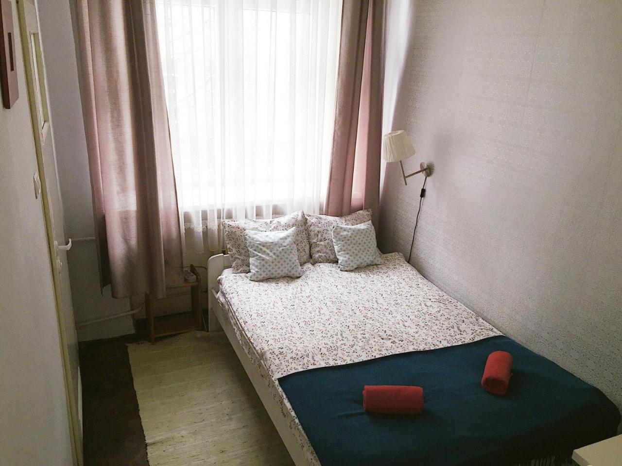 Hostel Aleje 28 คราคูฟ ภายนอก รูปภาพ