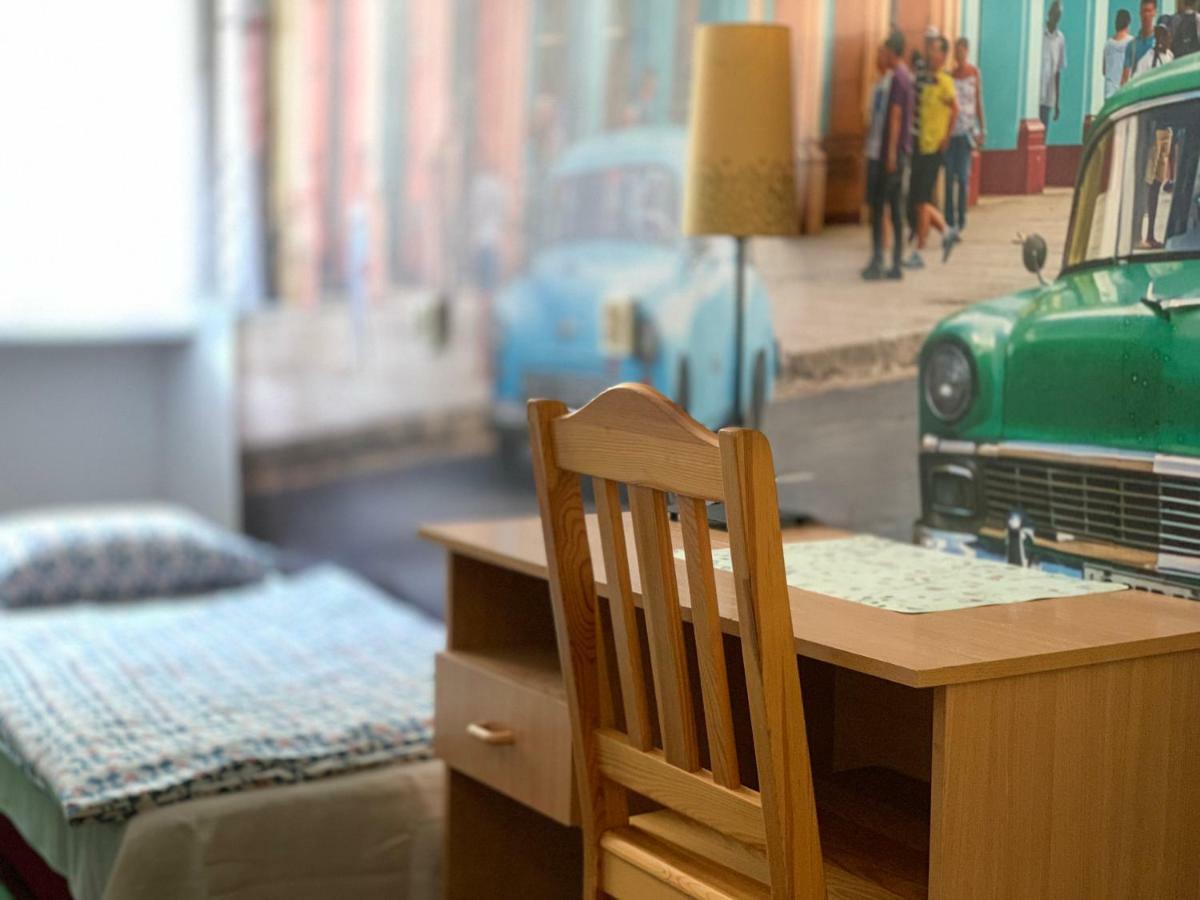 Hostel Aleje 28 คราคูฟ ภายนอก รูปภาพ
